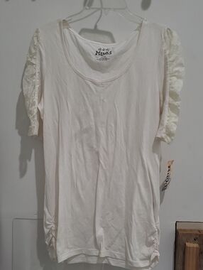 Mudd Cream Short Sleeve Tee with Lace Puff Sleeves
